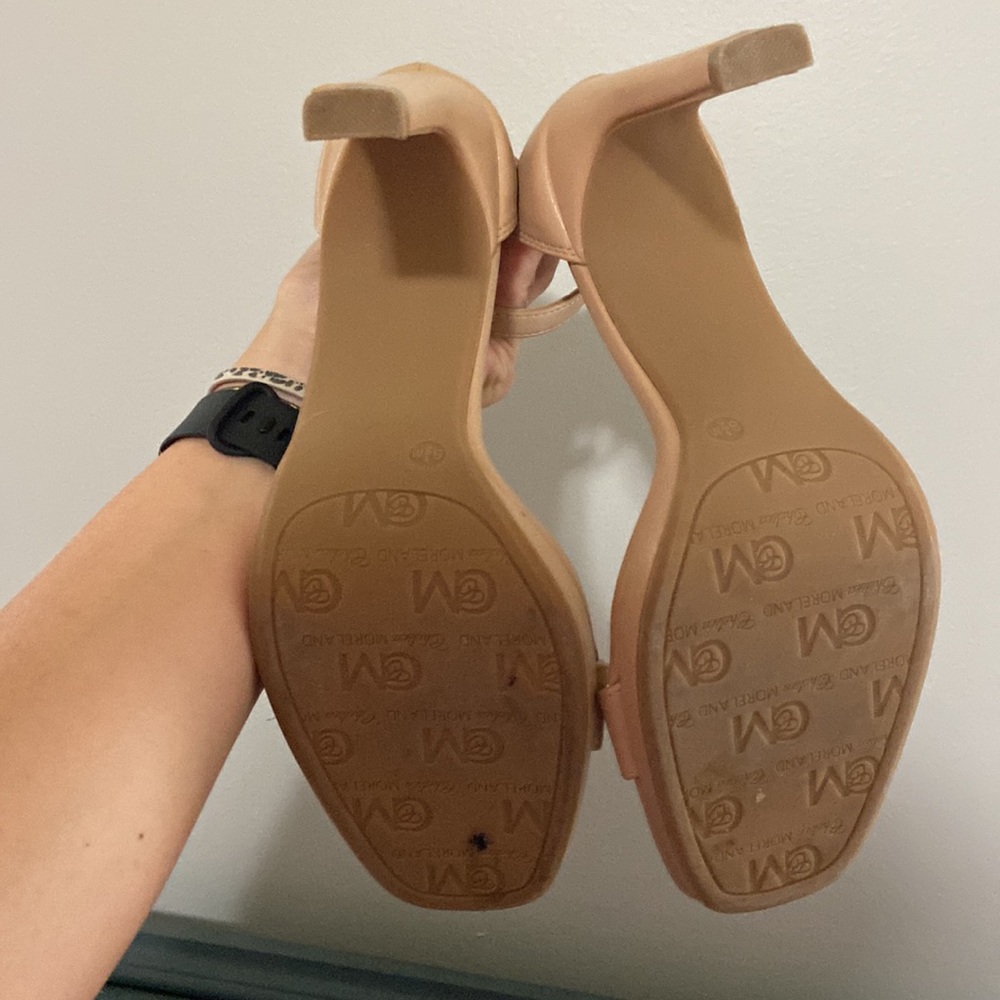Beige heels - Picture 3 of 3
